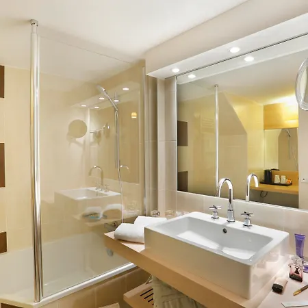 Chateau De Hotel 4*